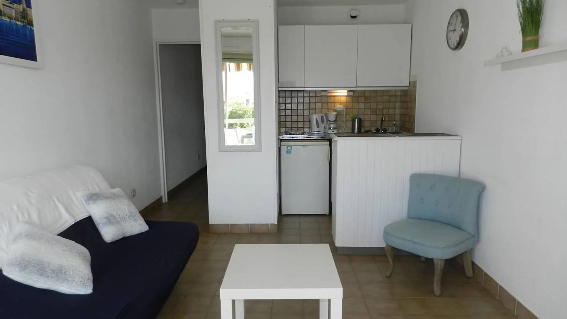Appartement 2P Pour 4 A Bormes-Les-Mimosas, Proche Plage Et Commerces, Parking Privatif - Fr-1-251-822