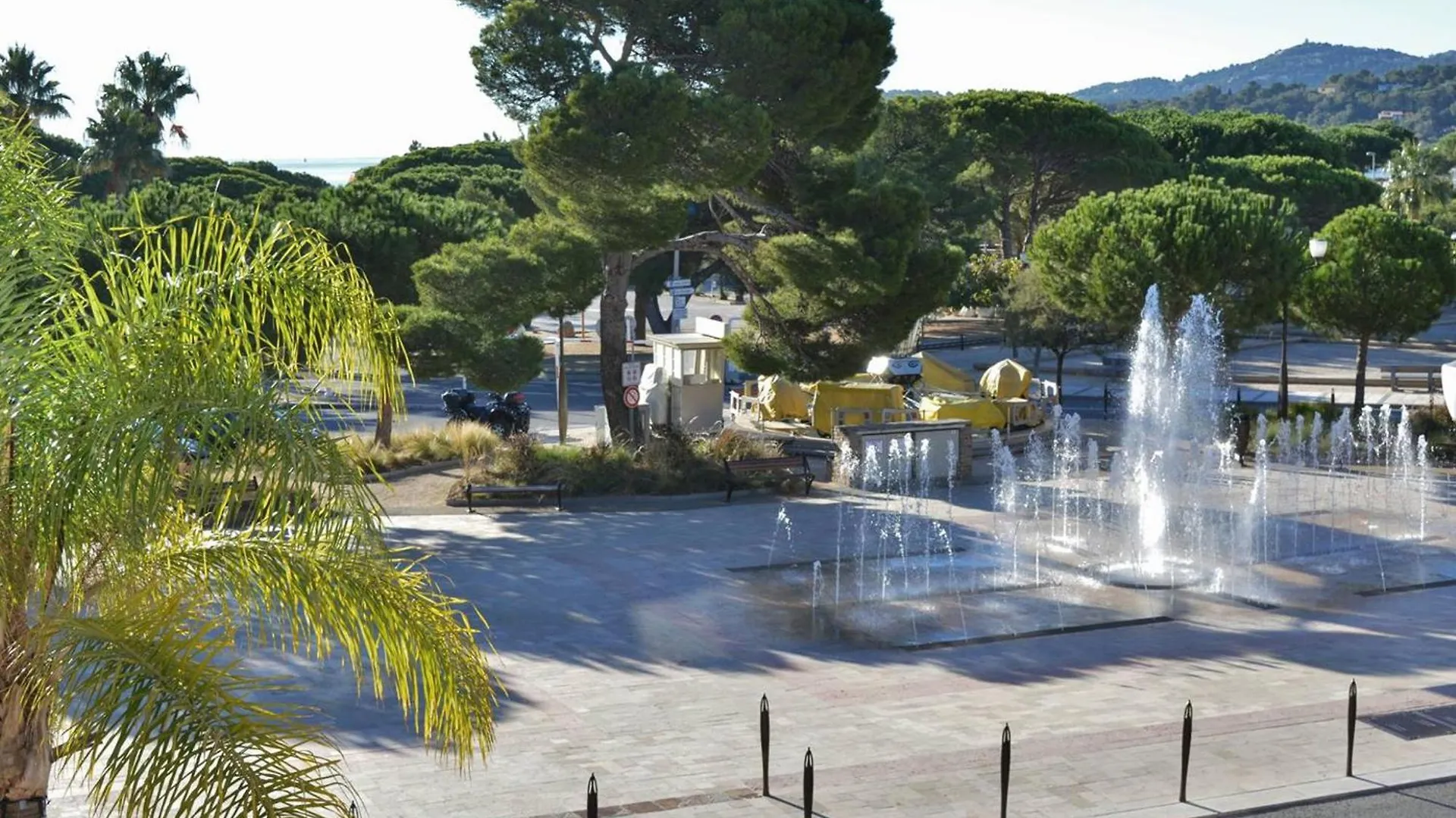Appartement 2P Pour 4 A Bormes-Les-Mimosas, Proche Plage Et Commerces, Parking Privatif - Fr-1-251-822 Francie
